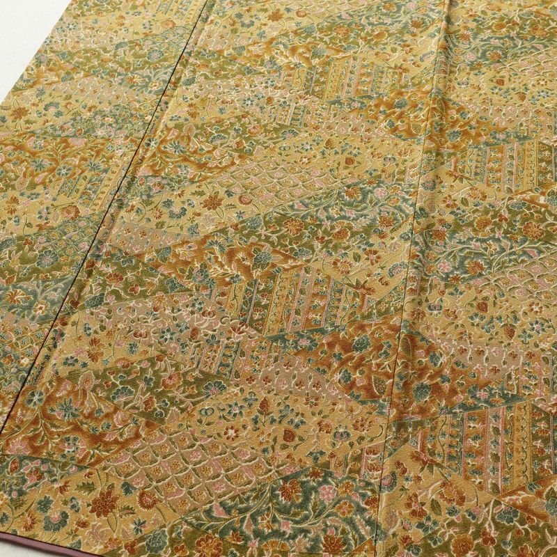 小紋 良品 縮緬 総柄 正絹 木の葉・植物柄 袷仕立て 身丈163.5cm 裄丈65cm 黄・黄土色_画像4