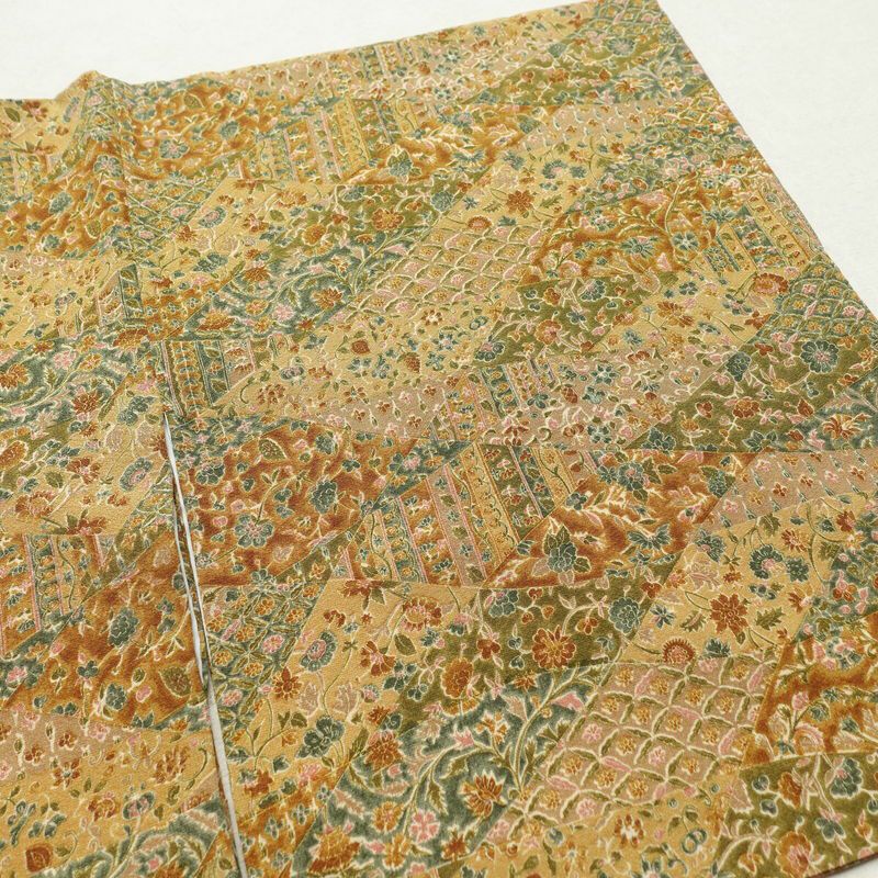 小紋 良品 縮緬 総柄 正絹 木の葉・植物柄 袷仕立て 身丈163.5cm 裄丈65cm 黄・黄土色_画像12