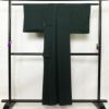 色無地 良品 しつけ糸付き 一つ紋付き 正絹 古典柄 袷仕立て 身丈155.5cm 裄丈64cm 着物 緑・うぐいす色_画像2