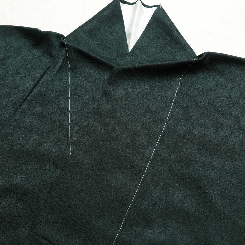 色無地 良品 しつけ糸付き 一つ紋付き 正絹 古典柄 袷仕立て 身丈155.5cm 裄丈64cm 着物 緑・うぐいす色_画像14