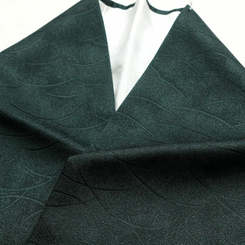 色無地 良品 しつけ糸付き 一つ紋付き 正絹 古典柄 袷仕立て 身丈155.5cm 裄丈64cm 着物 緑・うぐいす色_画像15