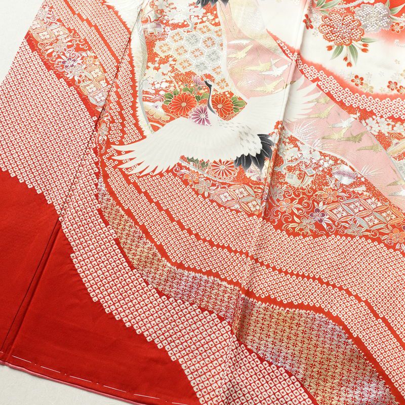 振袖 しつけ糸付き 絞り 正絹 古典柄 袷仕立て 身丈160cm 裄丈66cm 箔 金彩 銀彩 刺繍 フォーマル 着物 赤・朱_画像4