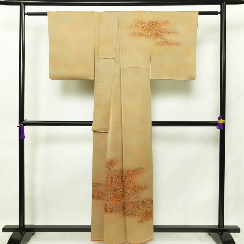 付け下げ 正絹 幾何学柄・抽象柄 袷仕立て 身丈158cm 裄丈65.5cm ぼかし 黄・黄土色_画像2