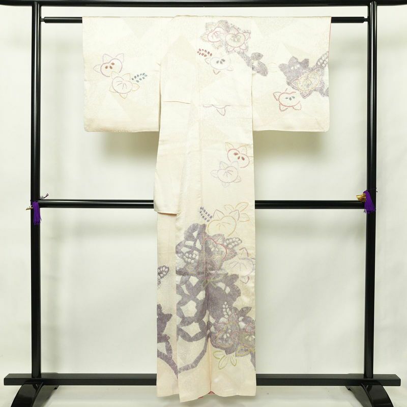付け下げ 絞り 正絹 花柄 袷仕立て 身丈157.5cm 裄丈63.5cm 箔 金彩 白_画像2