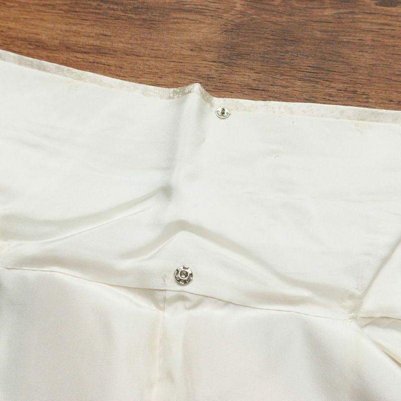 付け下げ 絞り 正絹 花柄 袷仕立て 身丈157.5cm 裄丈63.5cm 箔 金彩 白_画像19