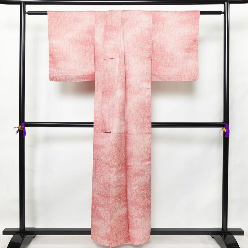 単衣 小紋 正絹 人物・動物柄 単衣仕立て 身丈156cm 裄丈63cm 一部しつけ糸付き 白鷺 優美織 ピンク_画像2