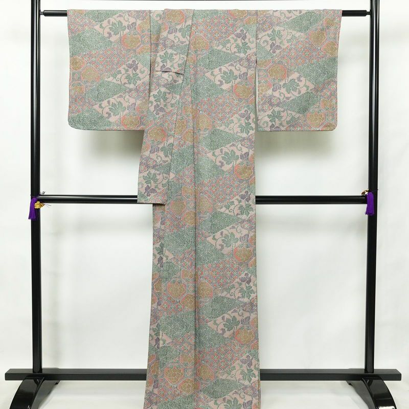 小紋 美品 しつけ糸付き ポリエステル 木の葉・植物柄 袷仕立て 身丈163cm 裄丈68cm 多色使い_画像2