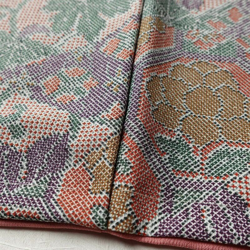 小紋 美品 しつけ糸付き ポリエステル 木の葉・植物柄 袷仕立て 身丈163cm 裄丈68cm 多色使い_画像10