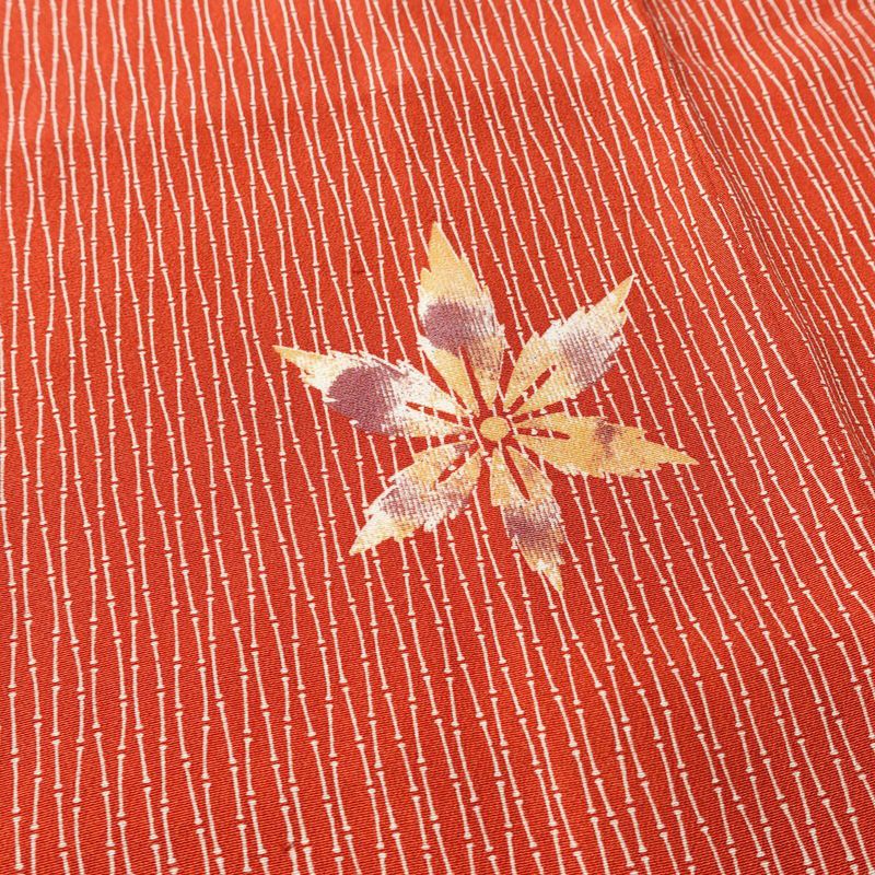 アンティーク着物 小紋 縮緬 しつけ糸付き 総柄 正絹 古典柄 袷仕立て 身丈149.5cm 裄丈64cm 赤・朱_画像6