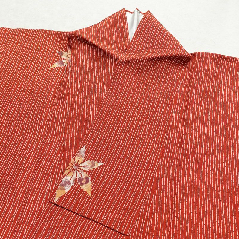 アンティーク着物 小紋 縮緬 しつけ糸付き 総柄 正絹 古典柄 袷仕立て 身丈149.5cm 裄丈64cm 赤・朱_画像15