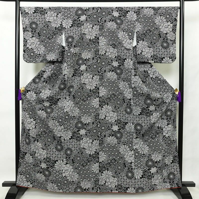 小紋 良品 縮緬 絞り風 ポリエステル 花柄 袷仕立て 身丈163cm 裄丈67cm 黒_画像1