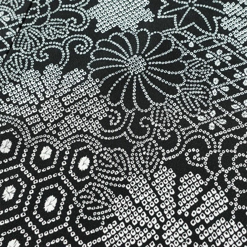 小紋 良品 縮緬 絞り風 ポリエステル 花柄 袷仕立て 身丈163cm 裄丈67cm 黒_画像6