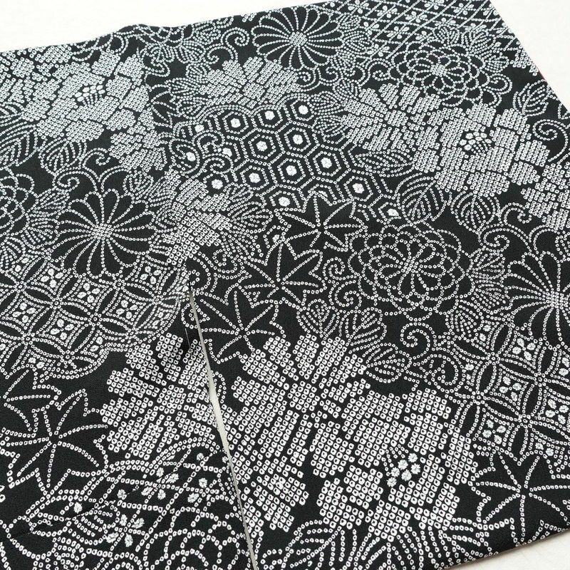 小紋 良品 縮緬 絞り風 ポリエステル 花柄 袷仕立て 身丈163cm 裄丈67cm 黒_画像11