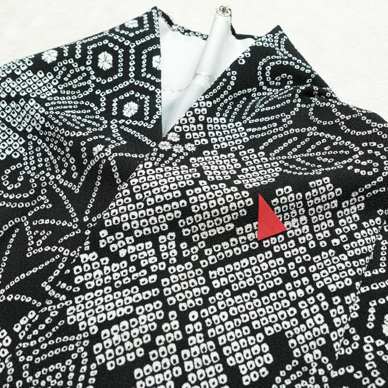 小紋 良品 縮緬 絞り風 ポリエステル 花柄 袷仕立て 身丈163cm 裄丈67cm 黒_画像15