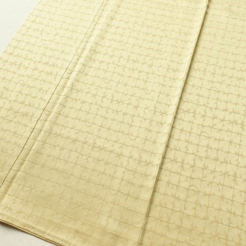 色無地 しつけ糸付き 一つ紋付き 正絹 チェック・格子柄 袷仕立て 身丈158cm 裄丈62.5cm 共八掛 黄・黄土色_画像4