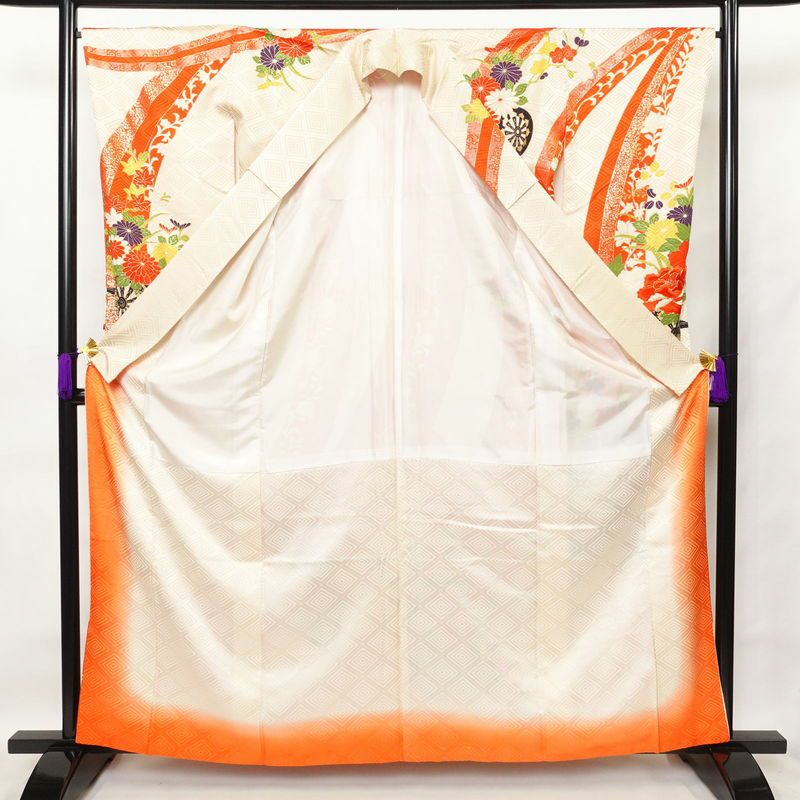 振袖 金駒刺繍 正絹 古典柄 袷仕立て 身丈162.5cm 裄丈66cm 箔 刺繍 金彩 クリーム_画像3