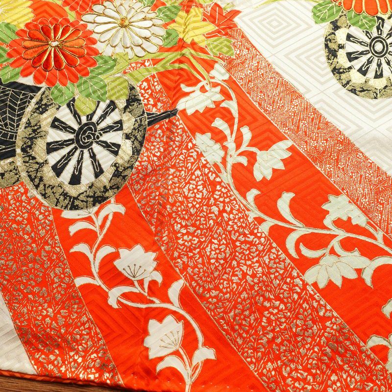 振袖 金駒刺繍 正絹 古典柄 袷仕立て 身丈162.5cm 裄丈66cm 箔 刺繍 金彩 クリーム_画像12