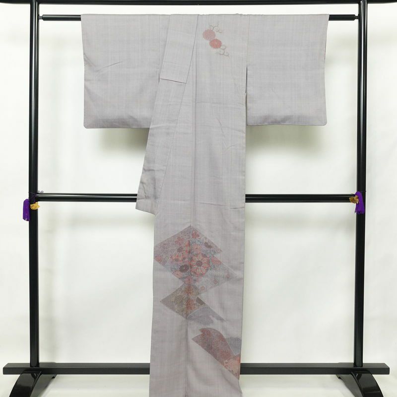 付け下げ スワトウ刺繍 紬地 正絹 古典柄 袷仕立て 身丈164cm 裄丈65.5cm 紫・藤色_画像2