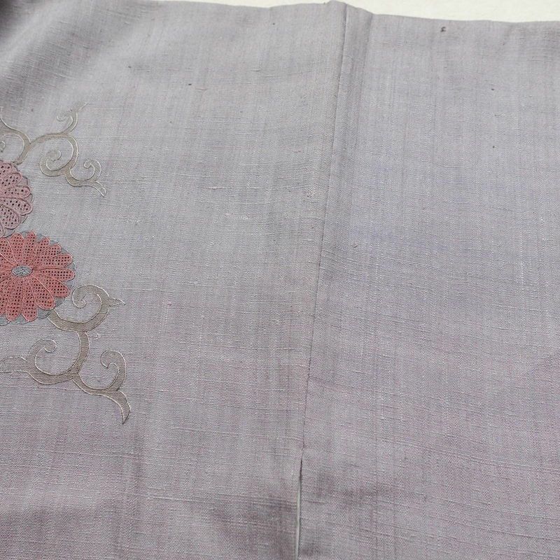 付け下げ スワトウ刺繍 紬地 正絹 古典柄 袷仕立て 身丈164cm 裄丈65.5cm 紫・藤色_画像13