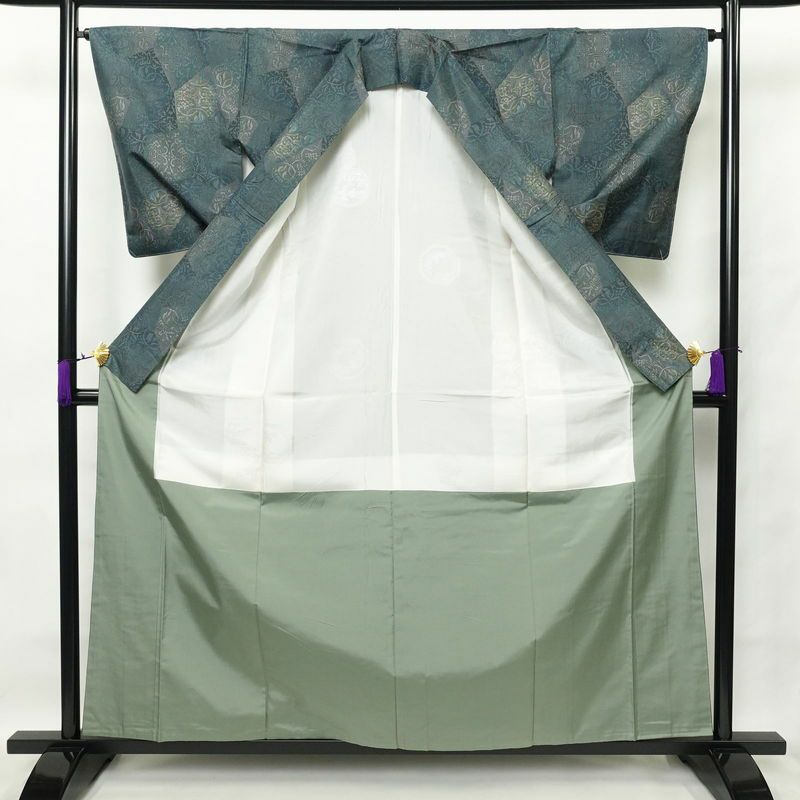 紬 良品 正絹 幾何学柄・抽象柄 袷仕立て 身丈160cm 裄丈65cm 一部しつけ糸付き 緑・うぐいす色_画像3