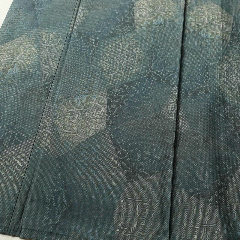 紬 良品 正絹 幾何学柄・抽象柄 袷仕立て 身丈160cm 裄丈65cm 一部しつけ糸付き 緑・うぐいす色_画像4