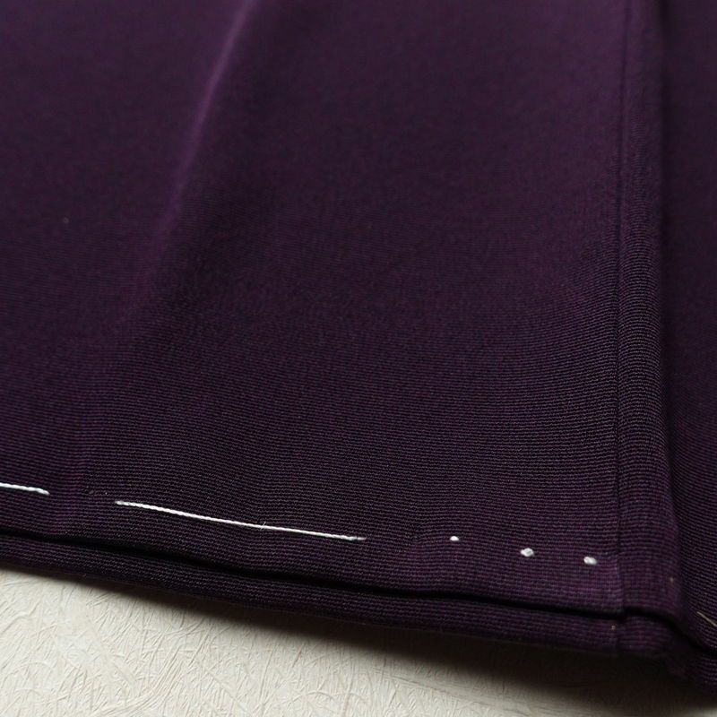色無地 しつけ糸付き 一つ紋付き 正絹 無地 袷仕立て 身丈163.5cm 裄丈66.5cm 着物 共八掛 紫・藤色_画像8