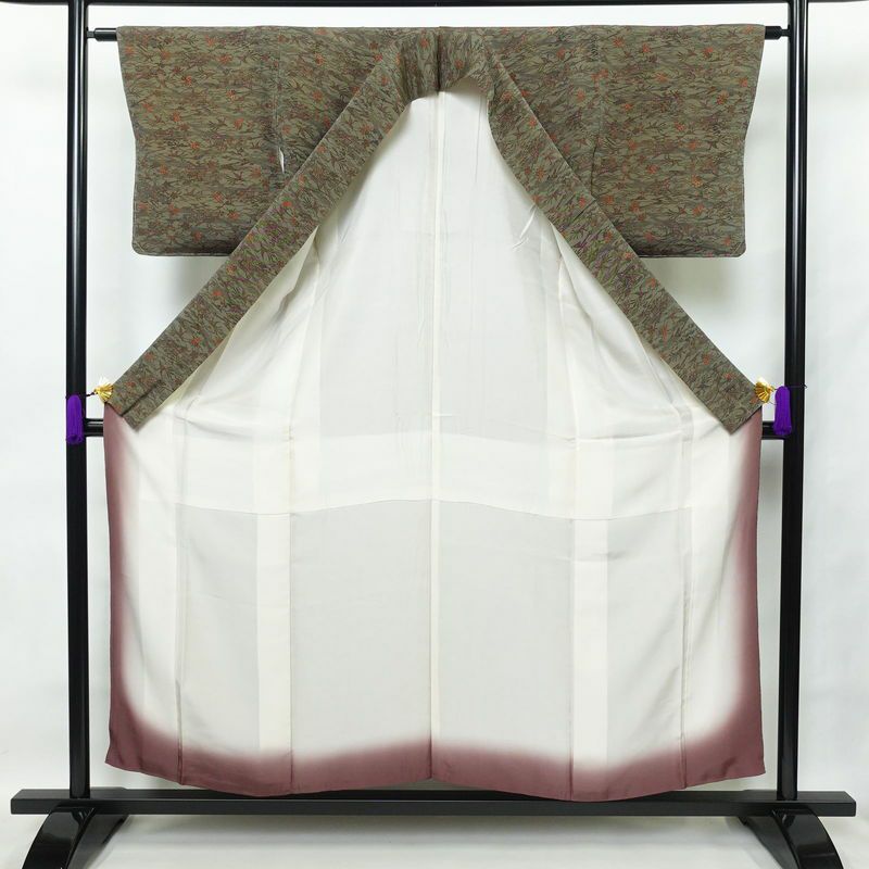 小紋 良品 落款入り 南部幸雄 二代目 縮緬 総柄 正絹 古典柄 袷仕立て 身丈154.5cm 裄丈63.5cm 一部しつけ糸付き 着物 緑・うぐいす色_画像3