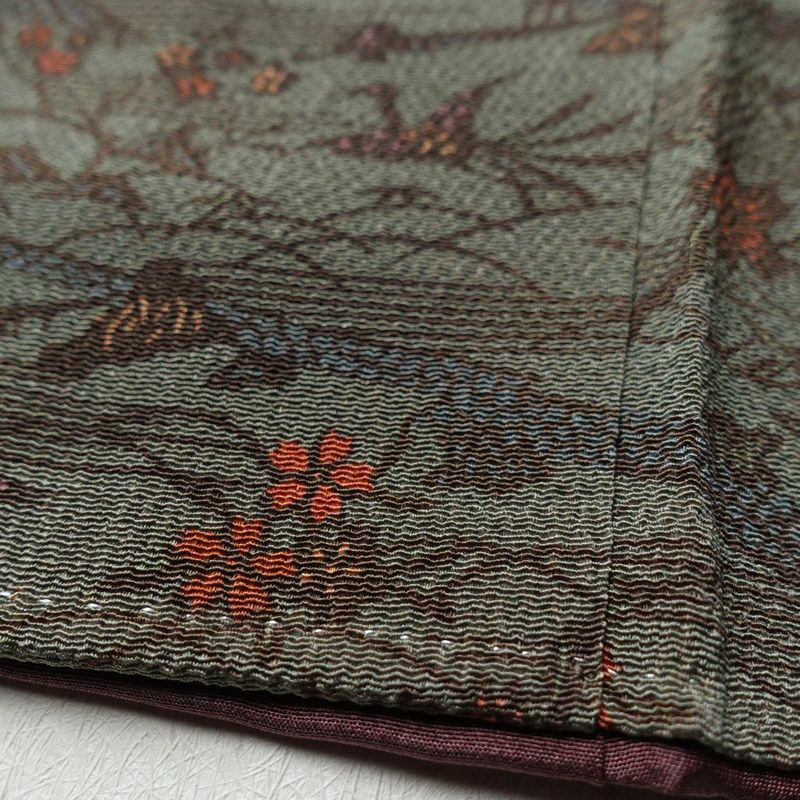 小紋 良品 落款入り 南部幸雄 二代目 縮緬 総柄 正絹 古典柄 袷仕立て 身丈154.5cm 裄丈63.5cm 一部しつけ糸付き 着物 緑・うぐいす色_画像9