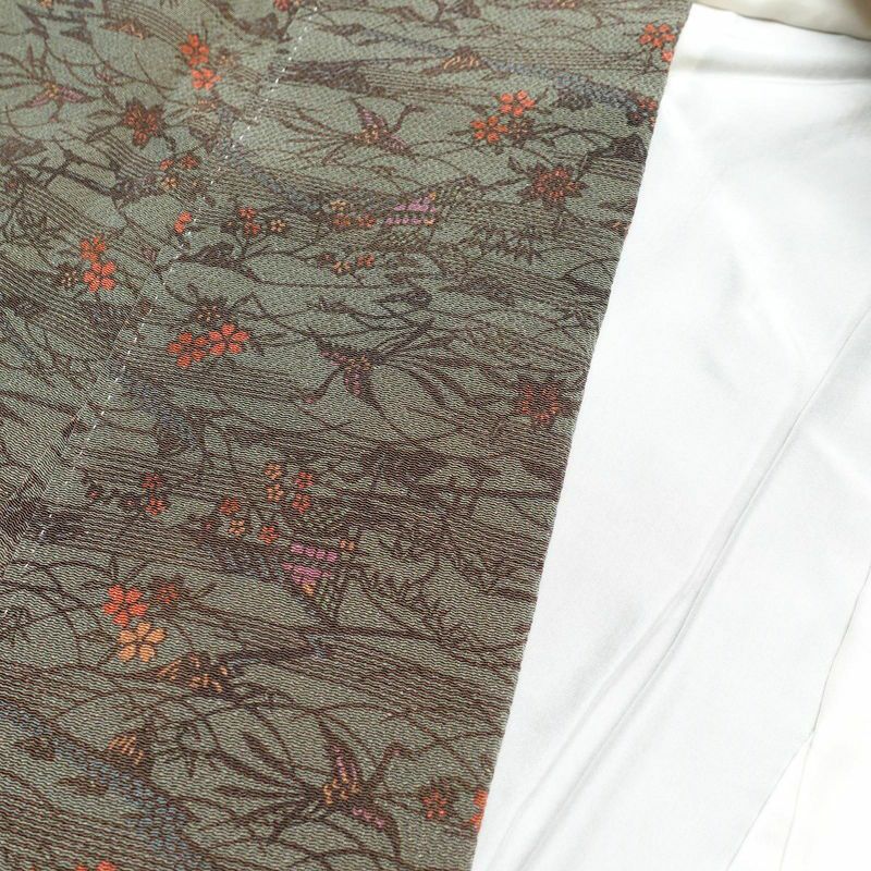 小紋 良品 落款入り 南部幸雄 二代目 縮緬 総柄 正絹 古典柄 袷仕立て 身丈154.5cm 裄丈63.5cm 一部しつけ糸付き 着物 緑・うぐいす色_画像15