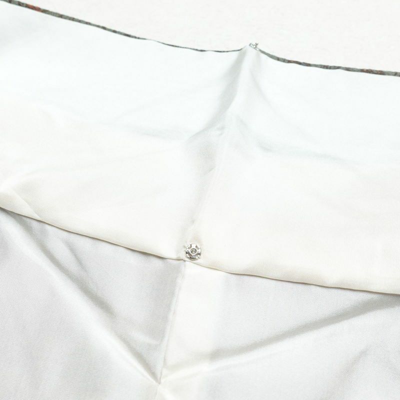 小紋 良品 落款入り 南部幸雄 二代目 縮緬 総柄 正絹 古典柄 袷仕立て 身丈154.5cm 裄丈63.5cm 一部しつけ糸付き 着物 緑・うぐいす色_画像17