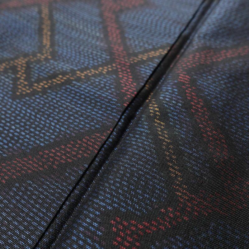 紬 正絹 幾何学柄・抽象柄 袷仕立て 身丈154.5cm 裄丈63cm 着物 青・紺_画像6