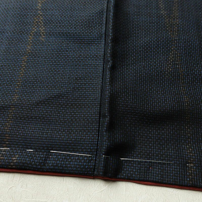 本場大島紬 純泥染 良品 証紙あり しつけ糸付き 正絹 花柄 袷仕立て 身丈163.5cm 裄丈66.5cm 青・紺_画像10