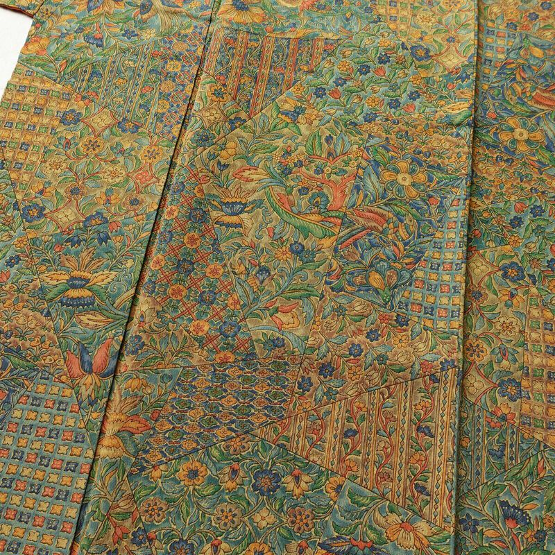 小紋 縮緬 総柄 正絹 幾何学柄・抽象柄 袷仕立て 身丈155.5cm 裄丈65cm 多色使い_画像5