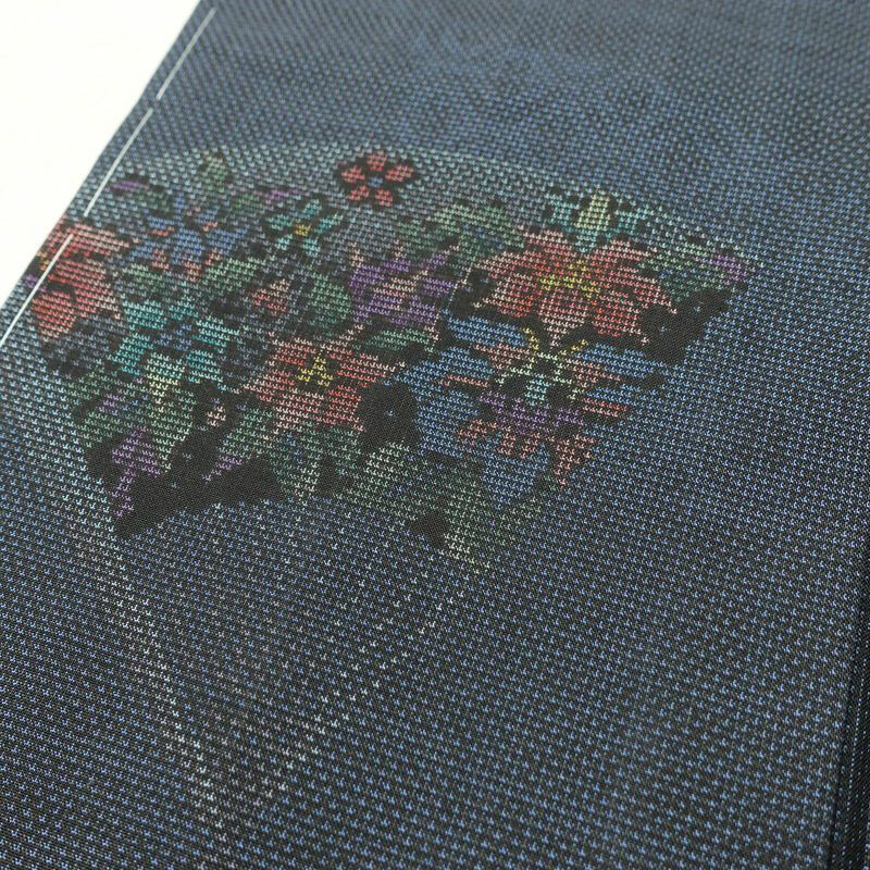 大島紬 良品 証紙なし しつけ糸付き 正絹 古典柄 袷仕立て 身丈159cm 裄丈68.5cm 青・紺_画像8