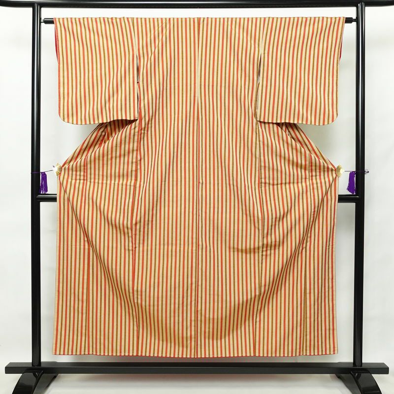 紬 しつけ糸付き 正絹 縞柄・線柄 袷仕立て 身丈155cm 裄丈63cm ベージュ_画像1