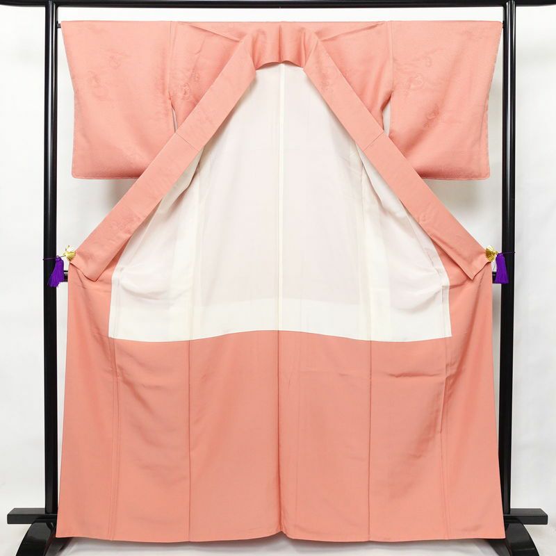 色無地 しつけ糸付き 一つ紋付き 正絹 古典柄 袷仕立て 身丈162cm 裄丈67cm ピンク_画像3