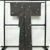 小紋 美品 しつけ糸付き ポリエステル 花柄 袷仕立て 身丈165cm 裄丈68cm 黒_画像2