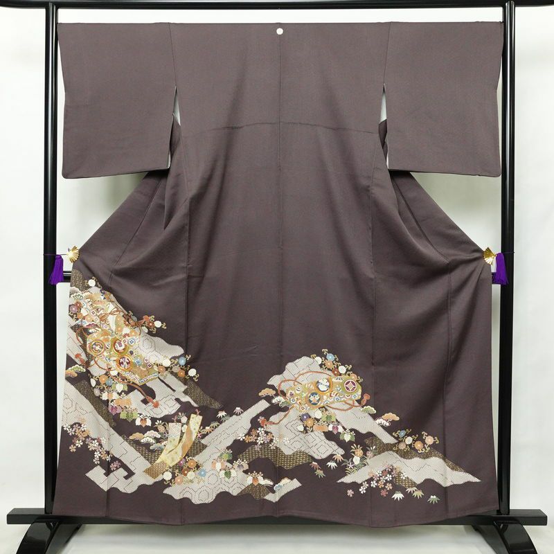色留袖 金駒刺繍 一つ紋付き 正絹 古典柄 袷仕立て 身丈158.5cm 裄丈69cm 箔 共八掛 短冊 紫・藤色_画像1