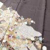 色留袖 金駒刺繍 一つ紋付き 正絹 古典柄 袷仕立て 身丈158.5cm 裄丈69cm 箔 共八掛 短冊 紫・藤色_画像5