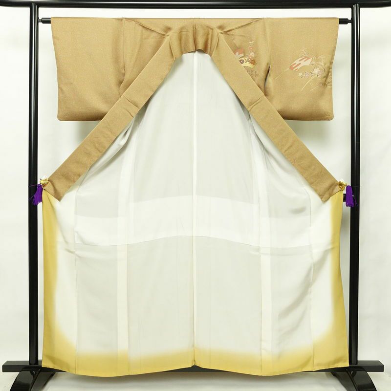 付け下げ 正絹 木の葉・植物柄 袷仕立て 身丈160cm 裄丈63.5cm 箔 金彩 黄・黄土色_画像3