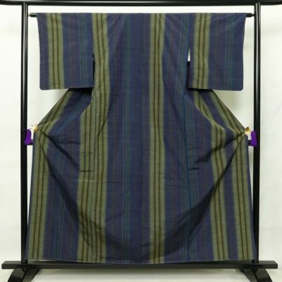 紬 良品 本場真綿絢結城紬 証紙あり しつけ糸付き 正絹 縞柄・線柄 袷仕立て 身丈158cm 裄丈63.5cm 青・紺
