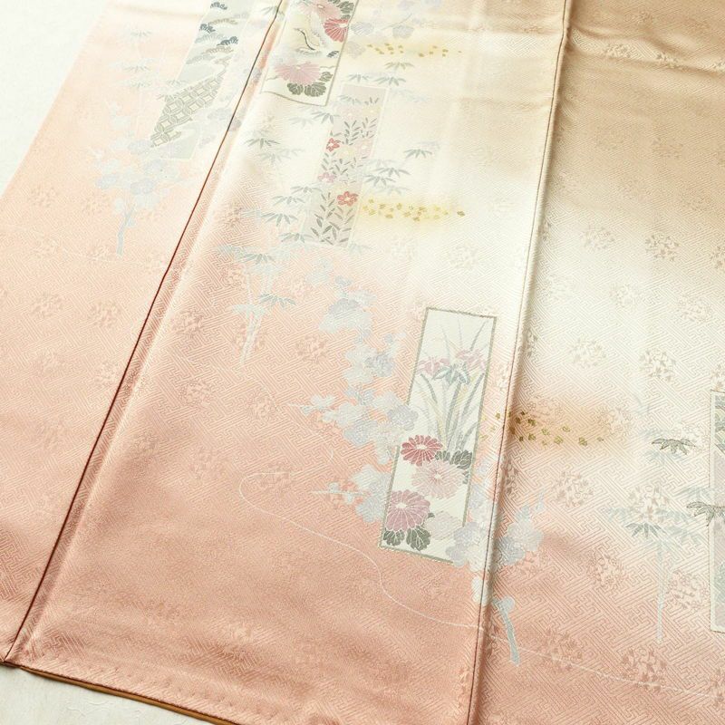 付け下げ 綸子 一つ紋付き 正絹 古典柄 袷仕立て 身丈161.5cm 裄丈68.5cm 金彩 ベージュ_画像4