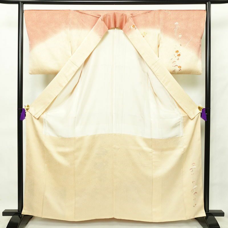 訪問着 金駒刺繍 正絹 古典柄 袷仕立て 身丈162cm 裄丈68.5cm 箔 金彩 ベージュ_画像3