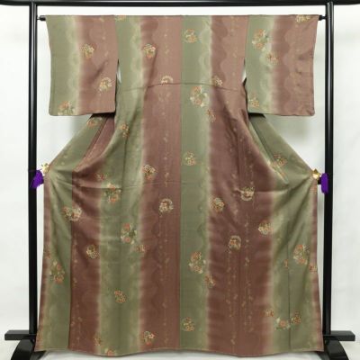 色無小紋 斉藤三才 紋意匠 八掛付き 正絹 反物 色無小紋 斉藤三才 紋意匠 八掛付き 正絹 反物 - メルカリ