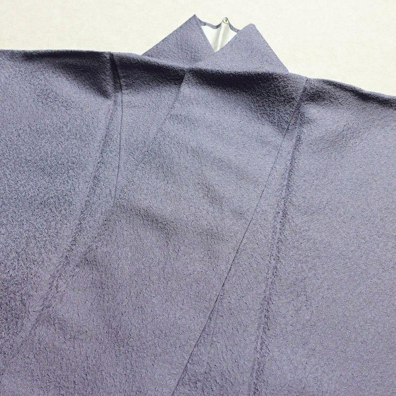 色無地 良品 しつけ糸付き 一つ紋付き 正絹 無地 袷仕立て 身丈162cm 裄丈66.5cm 紫・藤色_画像15