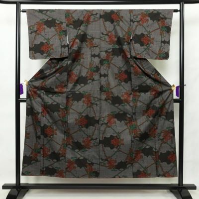 紬 しつけ糸付き 正絹 木の葉・植物柄 袷仕立て 身丈152.5cm 裄丈63.5cm 茶