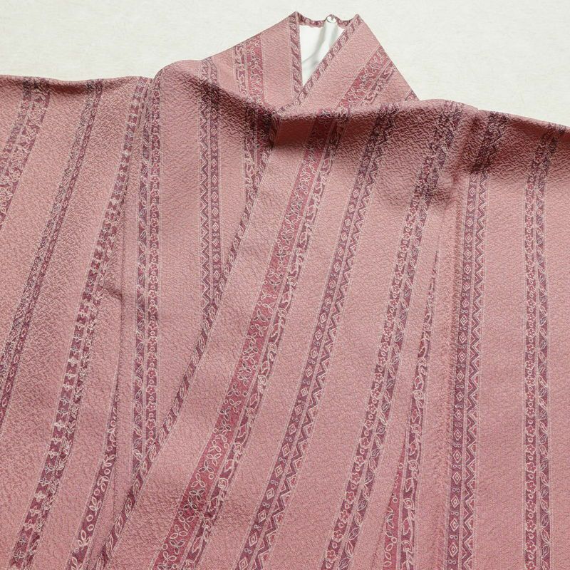 小紋 美品 縮緬 しつけ糸付き 正絹 縞柄・線柄 袷仕立て 身丈165cm 裄丈66.5cm ピンク_画像16