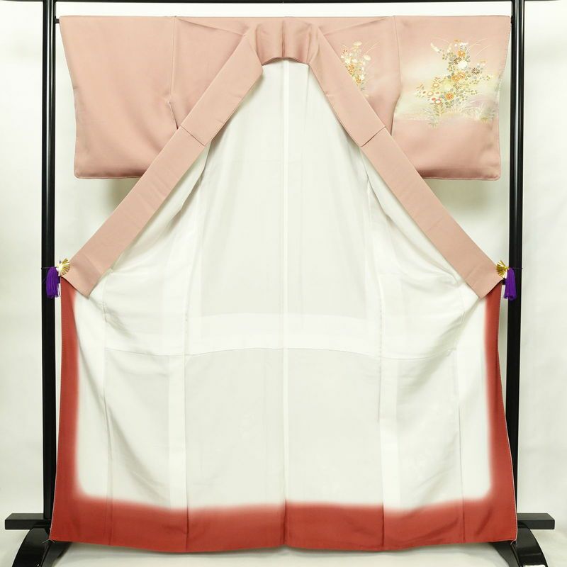 付け下げ 良品 一つ紋付き 正絹 風景柄 袷仕立て 身丈164.5cm 裄丈67.5cm 箔 一部しつけ糸付き 金彩 ピンク_画像3