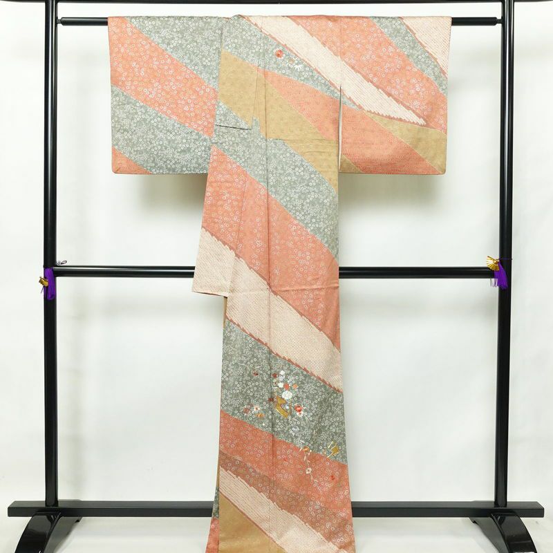 訪問着 良品 金駒刺繍 絞り 正絹 古典柄 袷仕立て 身丈166cm 裄丈67cm 箔 刺繍 共八掛 金彩 多色使い_画像2
