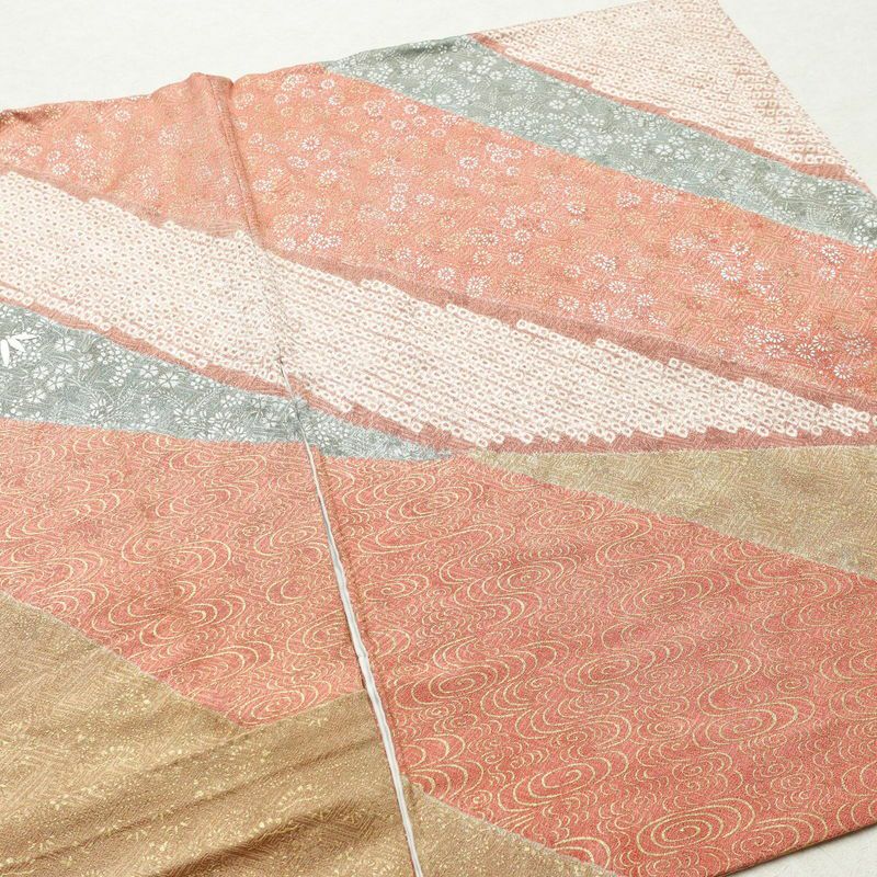 訪問着 良品 金駒刺繍 絞り 正絹 古典柄 袷仕立て 身丈166cm 裄丈67cm 箔 刺繍 共八掛 金彩 多色使い_画像13